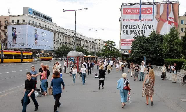 Nielegalne reklamy wciąż zasłaniają okna